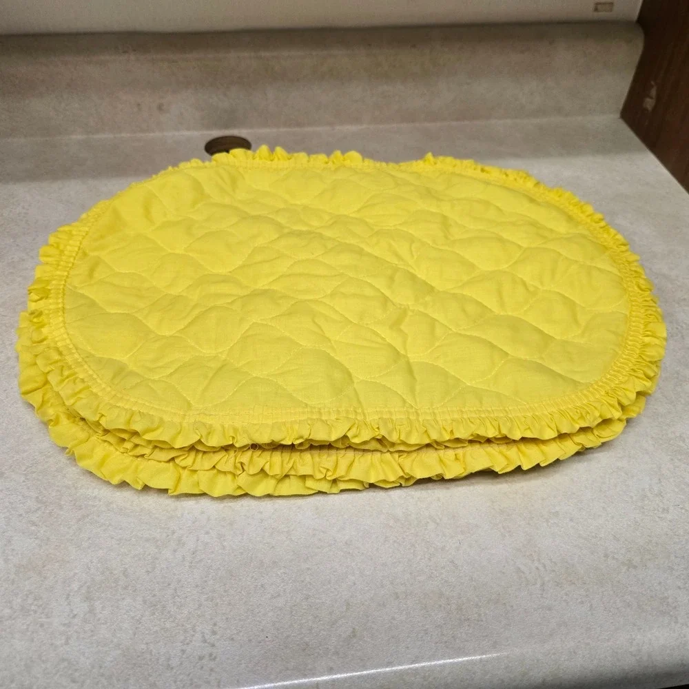 Vtg Yellow Quilted Ruffle Oval Placemats Set of 5 Cottagecore Farmhouse Decor